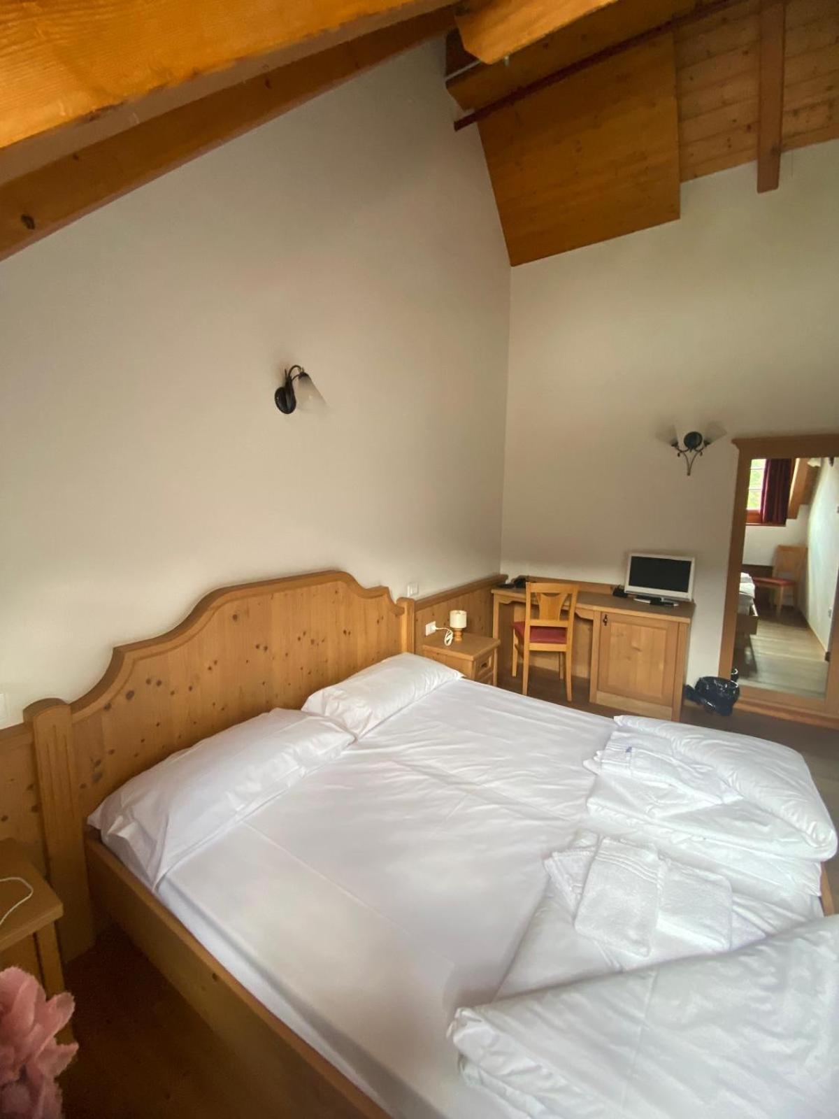 Hotel Aplis Ovaro Eksteriør bilde
