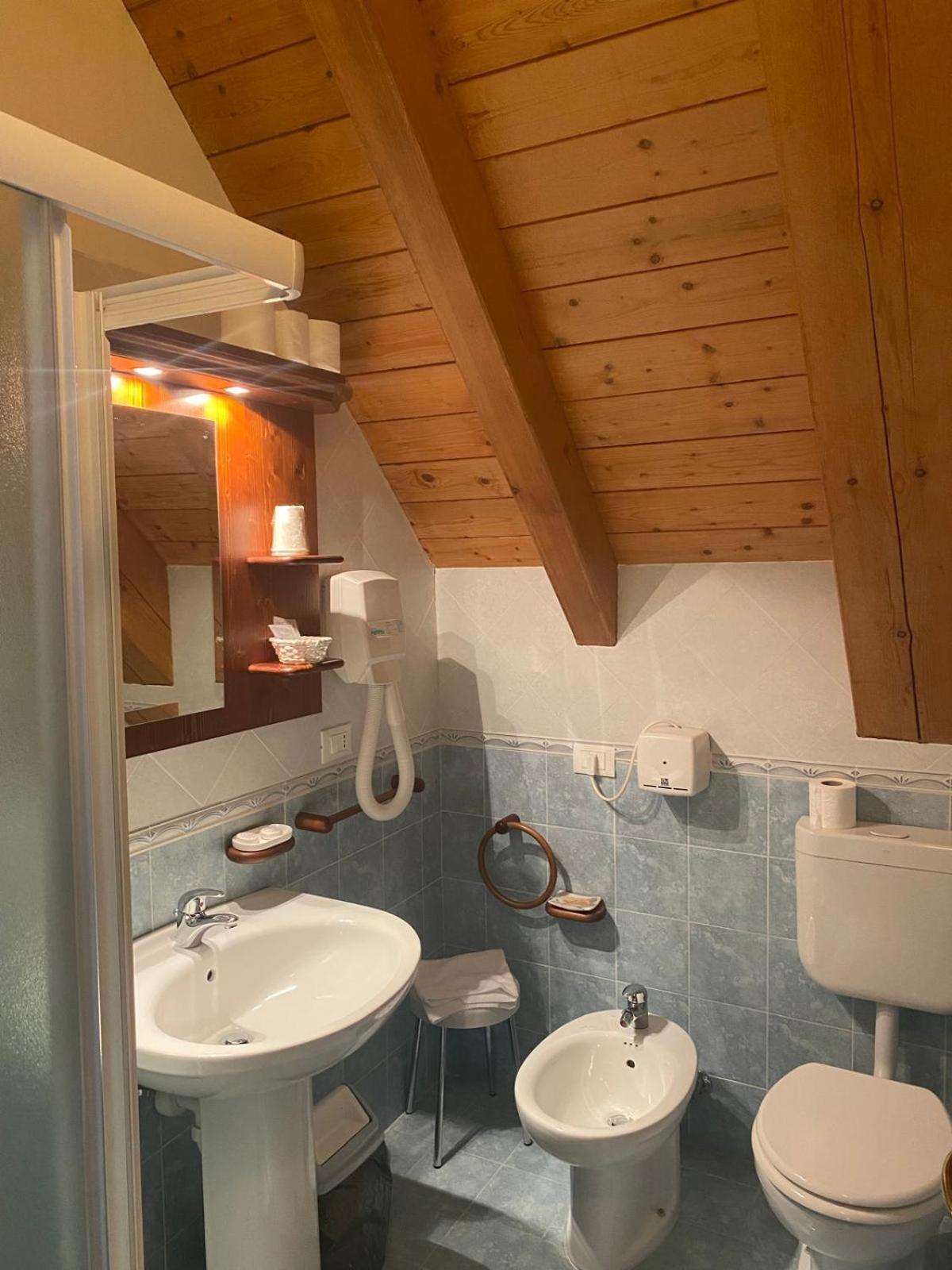 Hotel Aplis Ovaro Eksteriør bilde